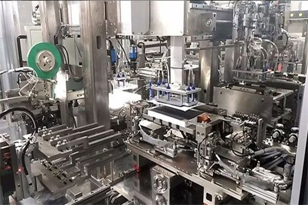 鋰電池CCD自動(dòng)對(duì)位疊片機(jī)